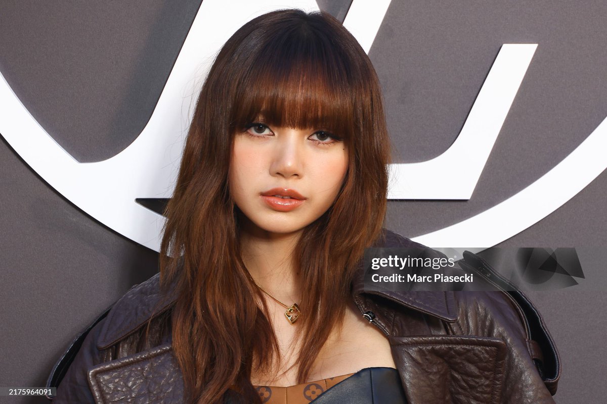 LISANATIONS tweet media