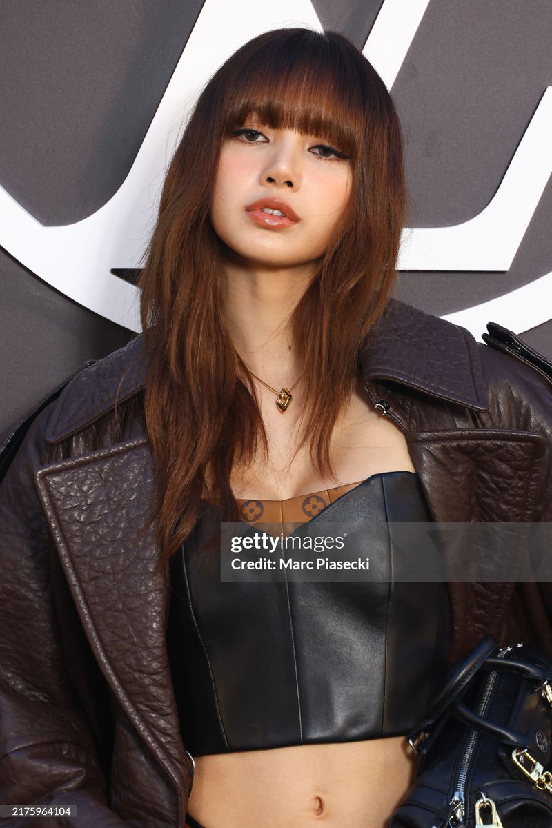 LISANATIONS tweet media