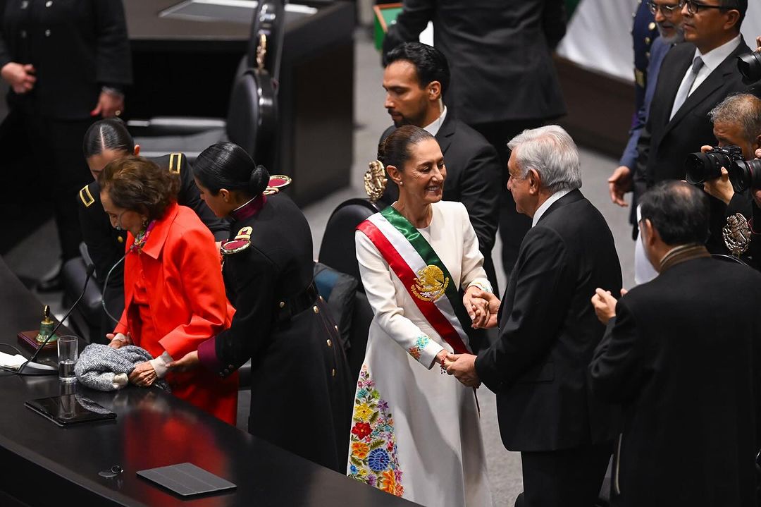 inestilodevida's tweet photo. Día historico para México 🇲🇽❤️✨️
Primer #mujer Presidenta para nuestro país.
Es tiempo de transformación, es tiempo de mujeres... Dijo #ClaudiaSheinbaum 😃 https://t.co/xu3HsKHu07