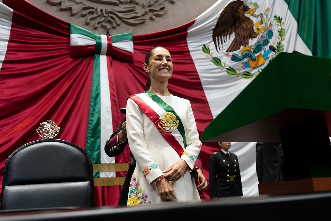 inestilodevida's tweet photo. Día historico para México 🇲🇽❤️✨️
Primer #mujer Presidenta para nuestro país.
Es tiempo de transformación, es tiempo de mujeres... Dijo #ClaudiaSheinbaum 😃 https://t.co/xu3HsKHu07