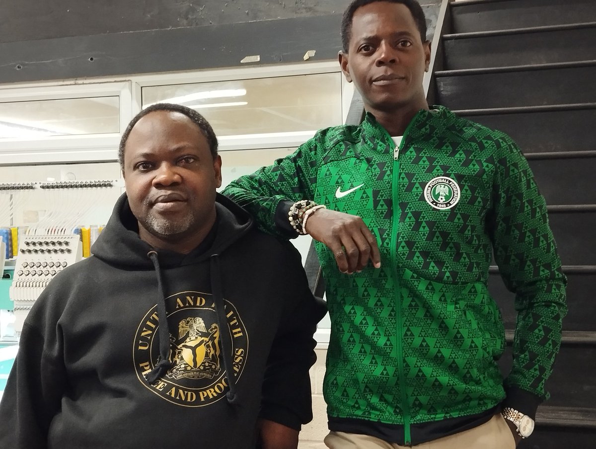 tundeikudaisi's tweet image. Had a great day celebrating Nigeria 🇳🇬 @ 64.
Shoutout to Rev Adekunle a godsend, and to Nathan who is an absolute rockstar and everyone over here at @ScreentechNE
#Screentech #octoberfirst #HappyIndependenceDayNigeria ✨👍