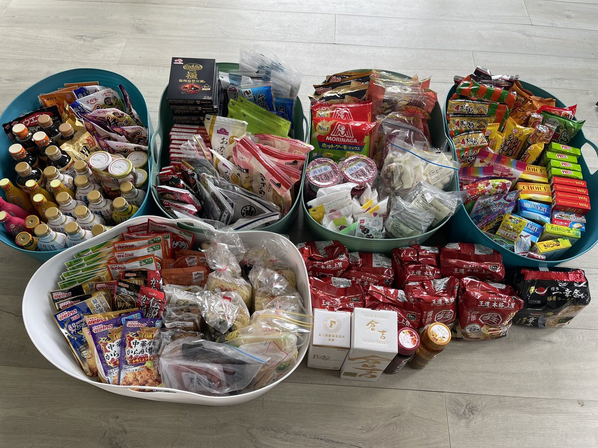 SatokoSydney1's tweet photo. 今回の日本一時帰国でしてきた食料品爆買いはこんな感じ。

全部で7-8万くらいかな？これで数ヶ月は生鮮食品買うくらいで生きていけるはず。

ちなみにシドニーの検疫厳しくなってて、全部開けさせられた。でも確認されて問題なし、ってことだったよ。→詳細に続く https://t.co/vQbpWT9xx9