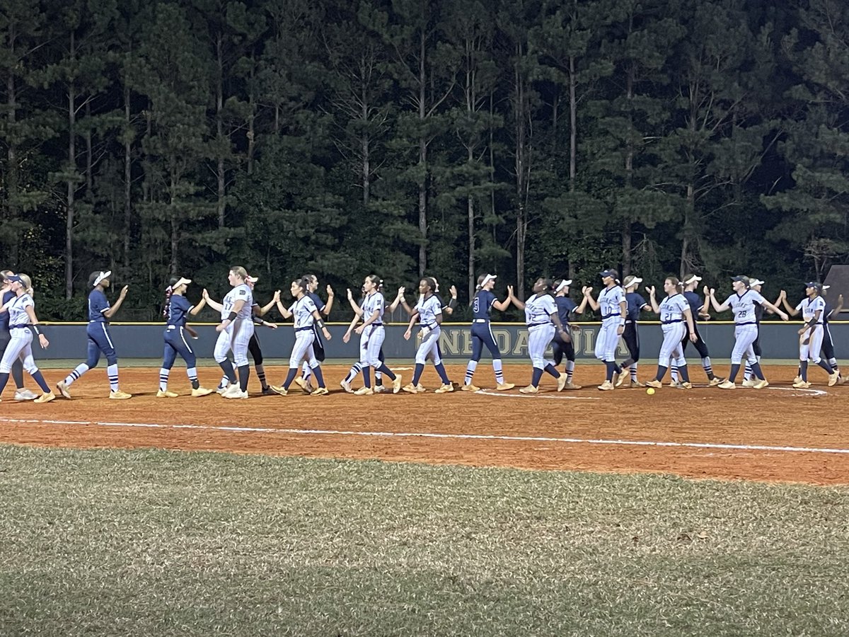 HawksSB's tweet photo. Hawks with the REGION win over Dacula, 11-9.

@addison_ursetta 3-4, 1RBI
@ava_brookshire 3-5, triple, 2 RBI’s, 1 R
@barretthaley64 2-4, 1 RBI
@Alainalyons2007 2-4, 💣, 3 RBI’s, 2R
@KylaFitch 2-5, 1 RBI
@McclainBlair 2-5, 2 R
Catch us tomorrow, Home @ 6PM vs. Buford

@GDPsports https://t.co/OEql7PrPNi