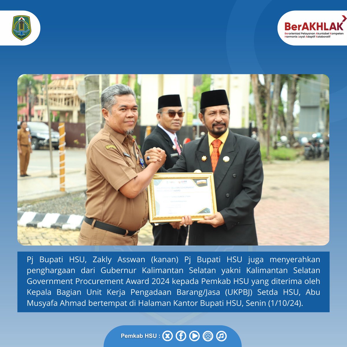 PemkabHsu's tweet photo. Pj Bupati HSU juga menyerahkan penghargaan dari Gubernur Kalsel yakni Kalsel Government Procurement Award 2024 dan penetepan sistem MERIT dalam pengisian Jabatan Pimpinan Tinggi Tahun 2023 https://t.co/2zCqMgvqni