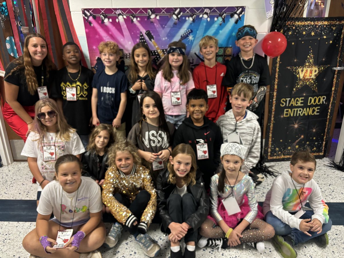 Rock N Roll day was a blast!🎸🤘🏻
We created our own band t-shirts, learned about the King of Rock and Roll, worked on arrays/multiplication by rolling die, and solved a Rockn’ mystery!