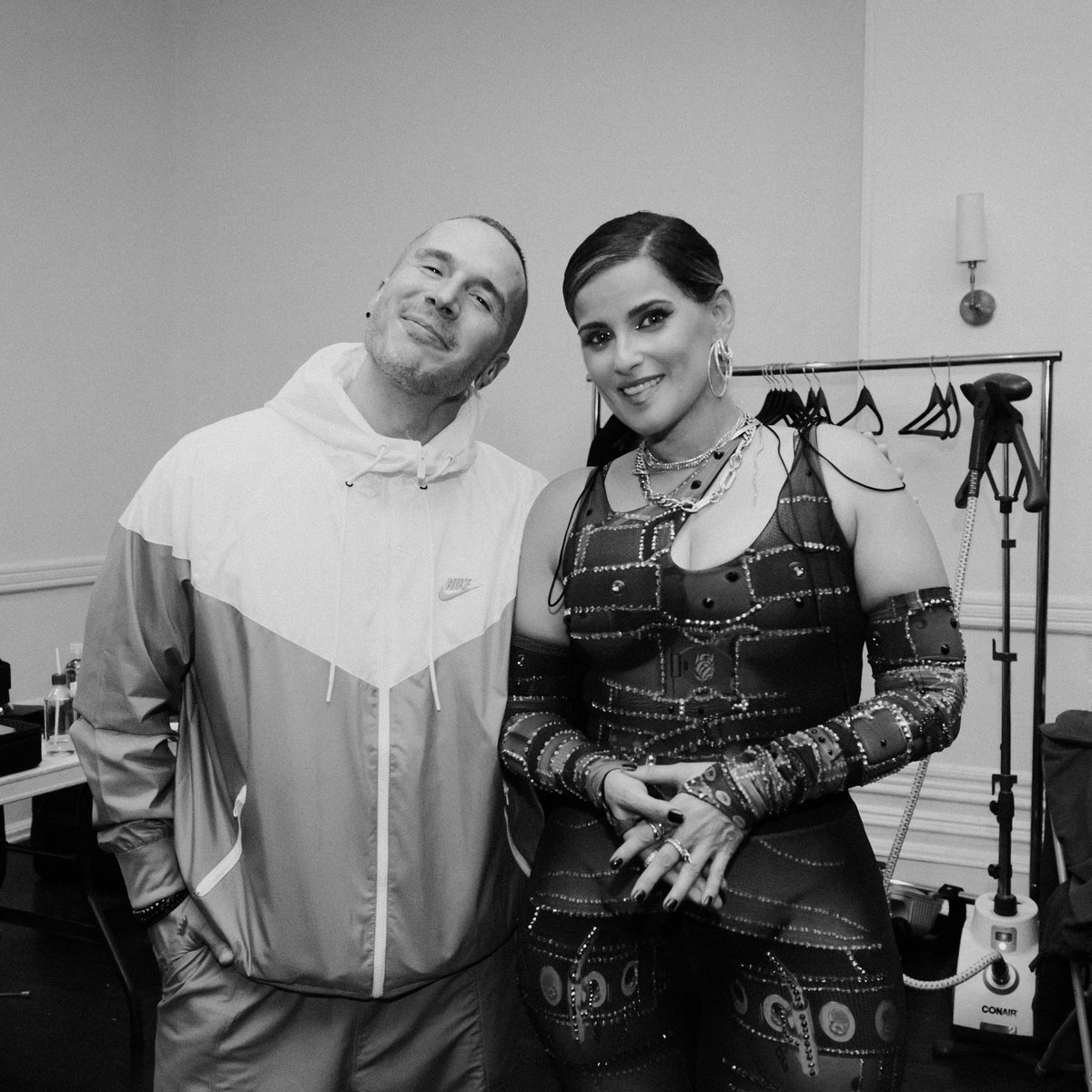 Shawn Desman (@darealsd) on Twitter photo There are moments in life that you’ll remember and cherish forever… THIS was one of those moments ❤️
I got a text from Nelly that read “Do you wanna come sing ‘All Good Things Come To An End’ with me?” and without hesitation, I said and quote “🥹🥹🥹 I’d love to” <a href="/NellyFurtado/">Nelly Furtado</a> There are moments in life that you’ll remember and cherish forever… THIS was one of those moments ❤️
I got a text from Nelly that read “Do you wanna come sing ‘All Good Things Come To An End’ with me?” and without hesitation, I said and quote “🥹🥹🥹 I’d love to” <a href="/NellyFurtado/">Nelly Furtado</a>