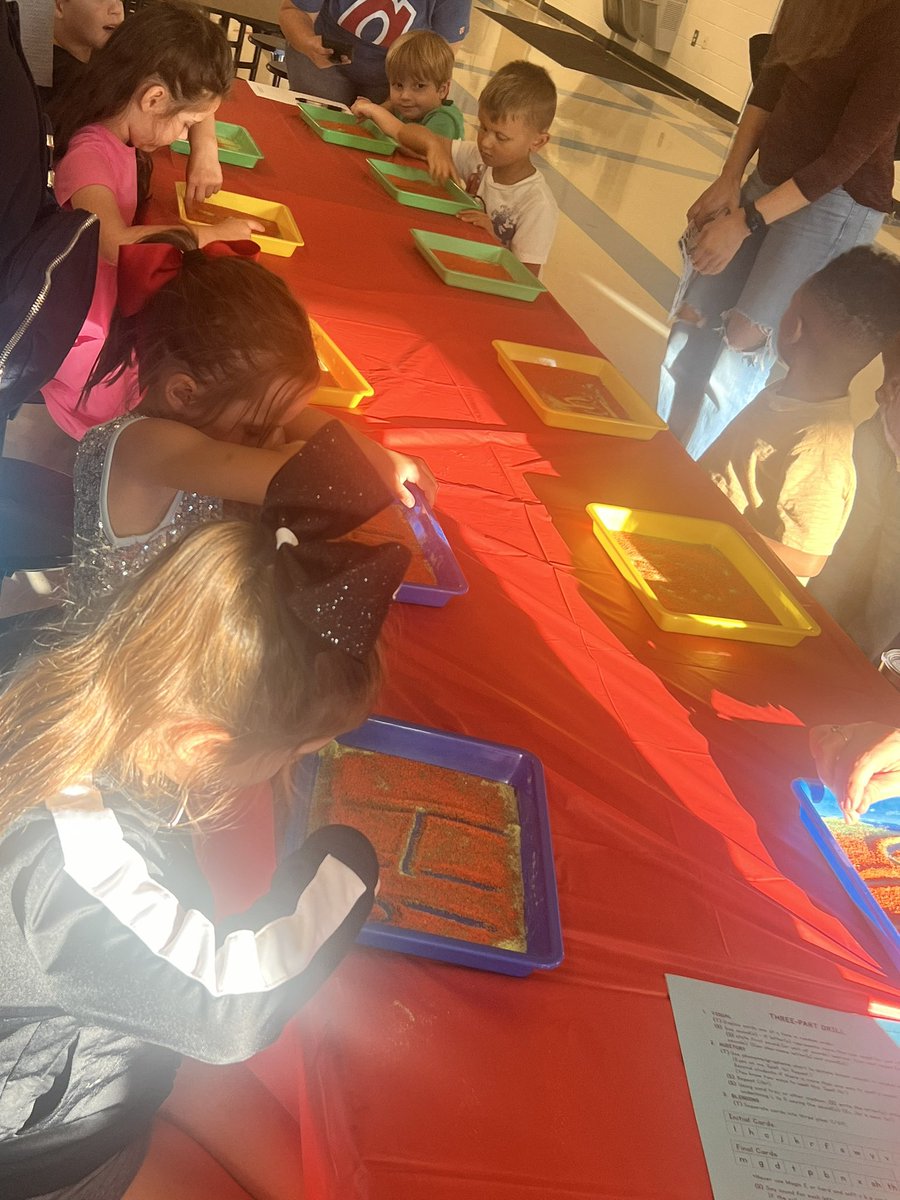 What an incredible night <a href="/PickettsMillES/">Pickett's Mill ES 🏴‍☠️⚓️☠️🦜</a> for Phonics and Families. <a href="/brewaiva/">Breanne Sinclair</a> planned an amazing night for families to see/learn how phonics instruction is delivered here at The Mill. Her team of teachers facilitated small groups to show each piece of instruction that takes place.