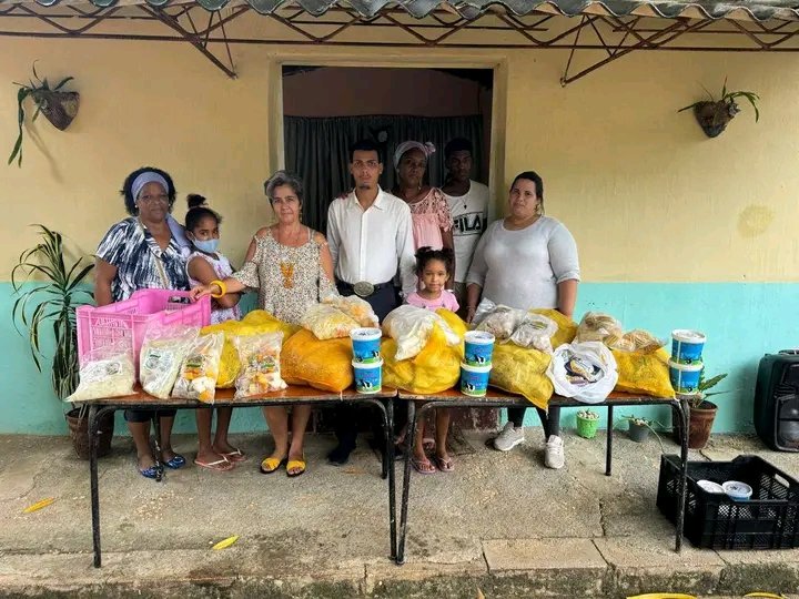👉El Proyecto de Desarrollo Local Agroindustrial La Trocha Ceballos realizó una donación de productos alimenticios para la  Casa de niños sin amparo familiar del territorio avileño.

#CiegodeAvila #LatirAvileño <a href="/rocdecubano/">Roberto Carlos</a> <a href="/JHGcasanova/">julio Heriberto Gómez Casanova</a> <a href="/milyabad1982/">Misleydi Abad Modey</a> <a href="/CAvilaRadio10/">Emisora Surco</a> <a href="/Gg_2014Sandra/">Sandra Gutiérrez G.</a>