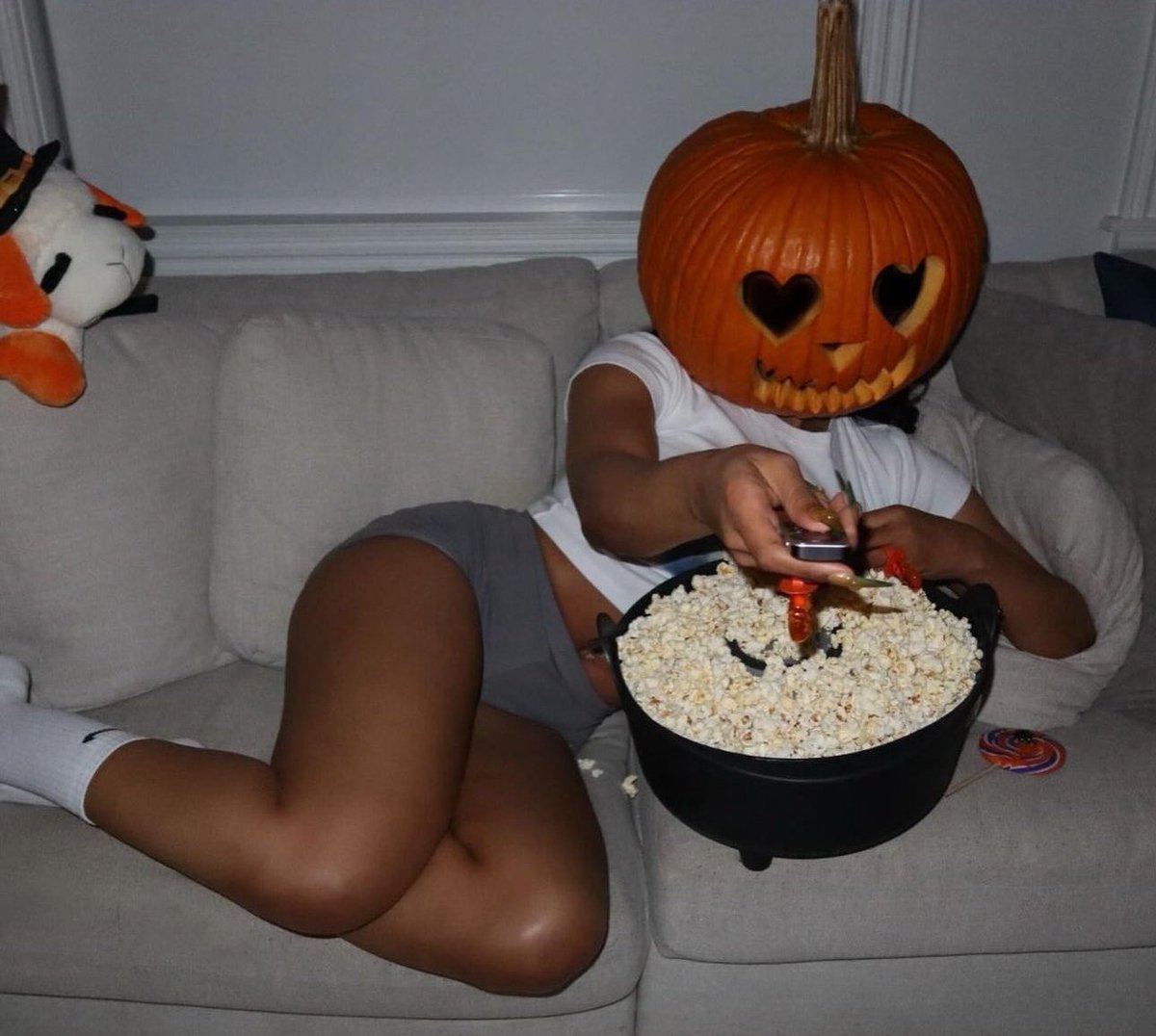 lipsshining's tweet image. Happy Hottieween!! 🎃