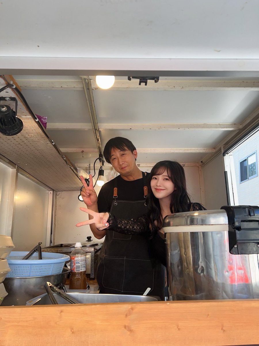 ドラマクランクイン🎞️🎥
現場にキッチンカー来てるよーー
美味しそうすぎる、、、🍚🍛 https://t.co/DjUXn6Aqvs
