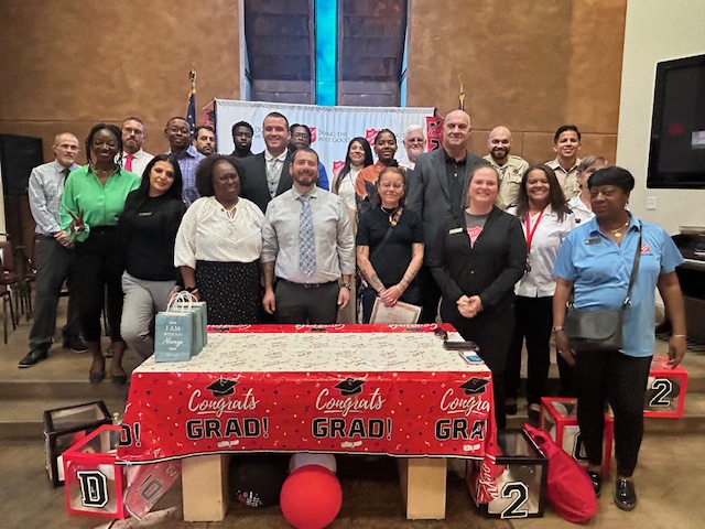 SalArmySONV's tweet photo. Today we celebrated the 15 individuals that completed the 7th Life Skills class that our dedicated Vocational team in their effort helping these individuals get to the next step! Thank you to all the community partners in making this day special!

https://t.co/CIRxorYQpS https://t.co/XFfKqi6io9