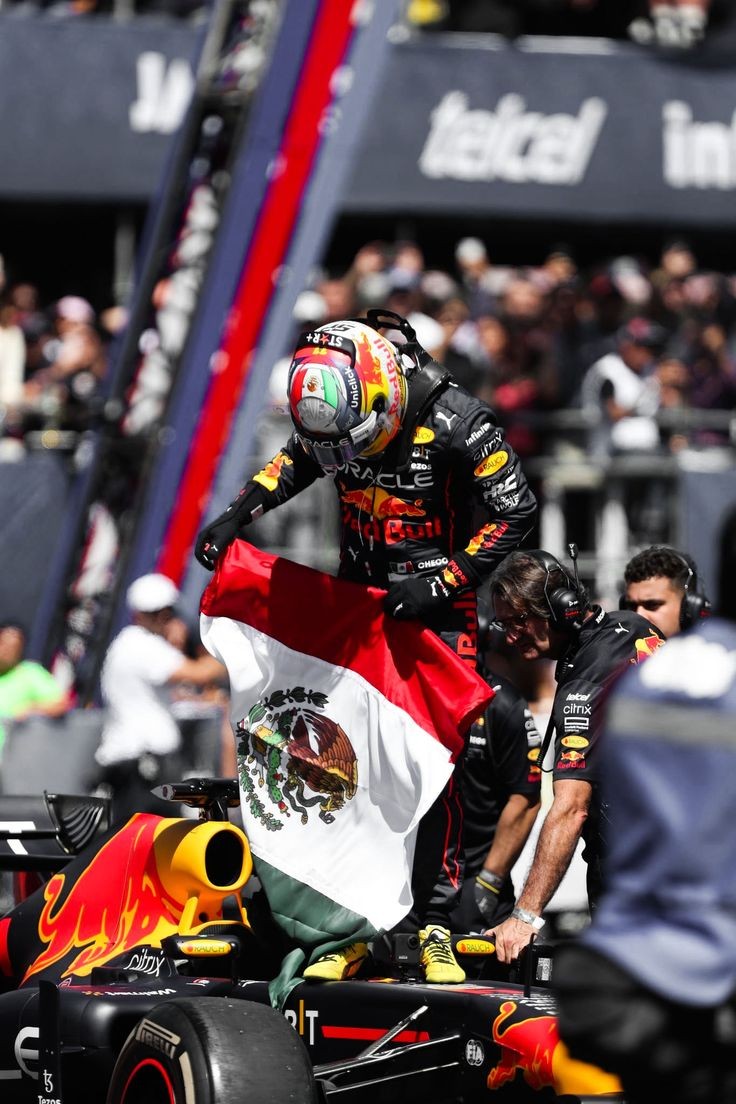 intaikalesa's tweet photo. "¡La velocidad y la determinación de @SChecoPerez son imparables! Únete a mí para seguir cada carrera y celebrar juntos el talento mexicano que brilla en la pista. ¡Vamos, Checo!" 🥹🇲🇽

#Formula1 #Gpmexico #sergioperez https://t.co/yByypGaS0v