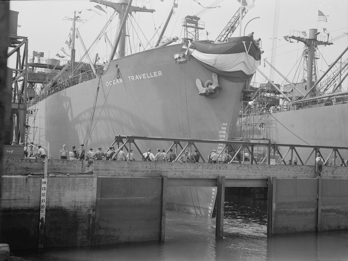 phandypack's tweet photo. Favorite nugget:

Kaiser Permanente is a spinoff of Kaiser Shipyards in Alameda and Oakland, which employed ~79,000 people building steel ships during WW2

They provided hospital care to their employees and got really good at it

https://t.co/drswKq3XN6 https://t.co/lqlujr9UQY
