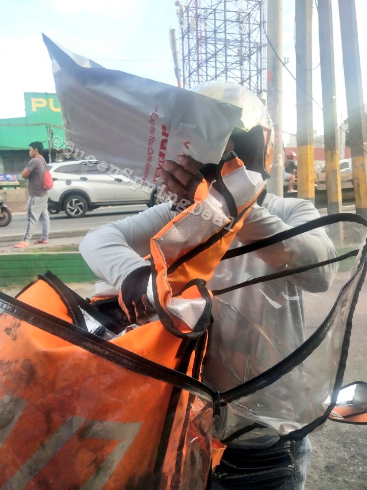 QueenSpringDeal's tweet photo. #QueenSpringDealsProofs

recent shippings pala, nawala na sa isip kong magpost dahil nabusy sa internship, pero thank you so much sa mga Carousell buyers ko for the trust and support 🙆🏻‍♀💜 bili na rin kayo saken soon hehe ☺ https://t.co/ZBN36x6EMc