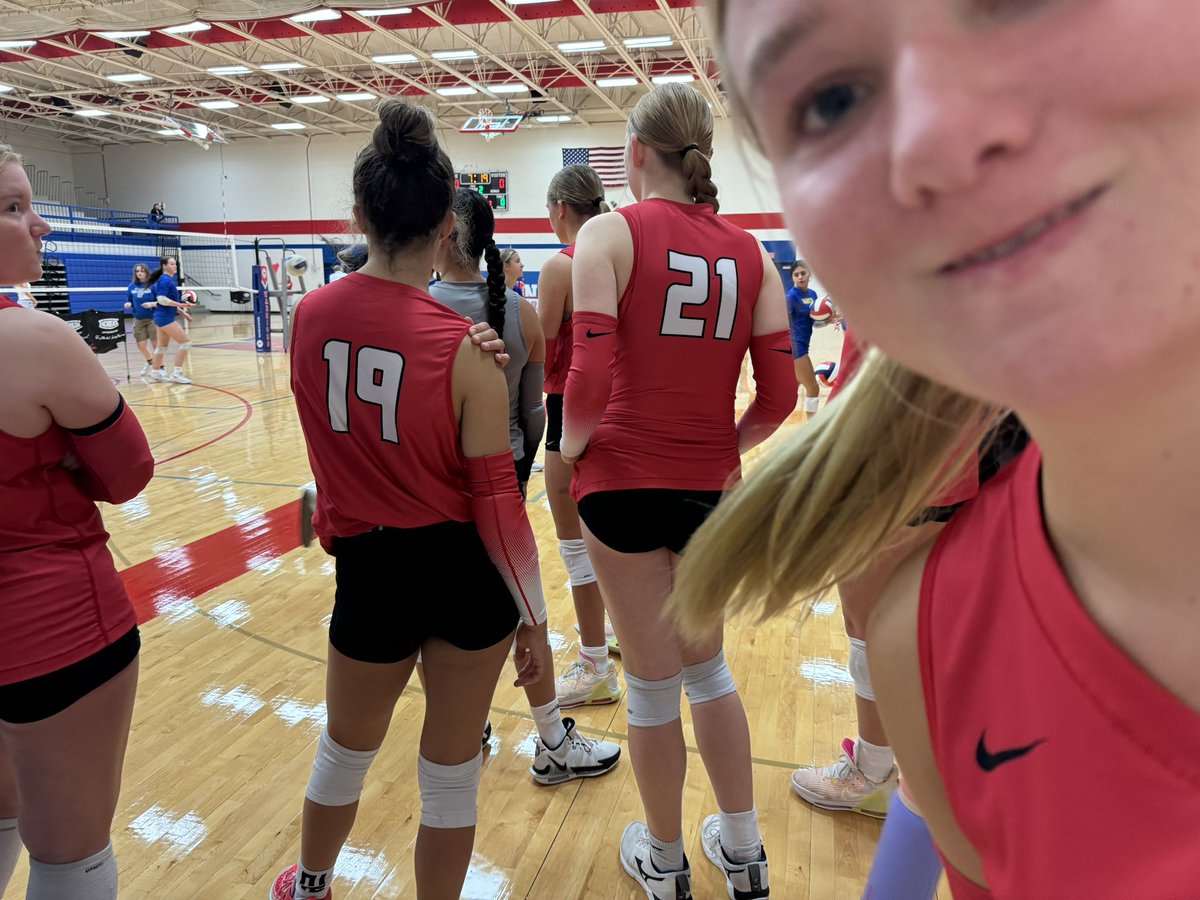 LM_vball's tweet photo. As a boy mom I always wondered what it would be like to have daughters… well these girls fill me up with laughter, joy, and love. They are my babies and I’d claim any of them as my daughter. So #happydaughtersday to my babies! #Ubuntu they also like to sneak selfies on my 📱 https://t.co/eoRyBvG1lT