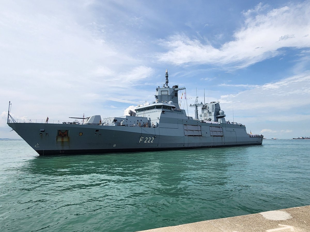 WarshipCam's tweet photo. German Navy Baden-WÃŧrttemberg-class frigate FGS Baden-WÃŧrttemberg (F222) coming into Singapore - October 2, 2024 #fgsbadenwÃŧrttemberg #f222
SRC: TW-@plastichuan https://t.co/MVUNODc2ov