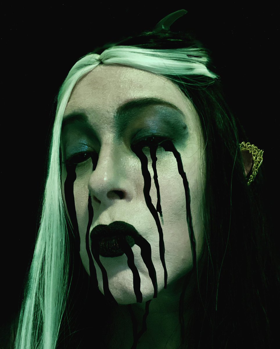 JenniTheJester's tweet photo. Huzzah. Tis spookyseason. https://t.co/jycEA7wJey