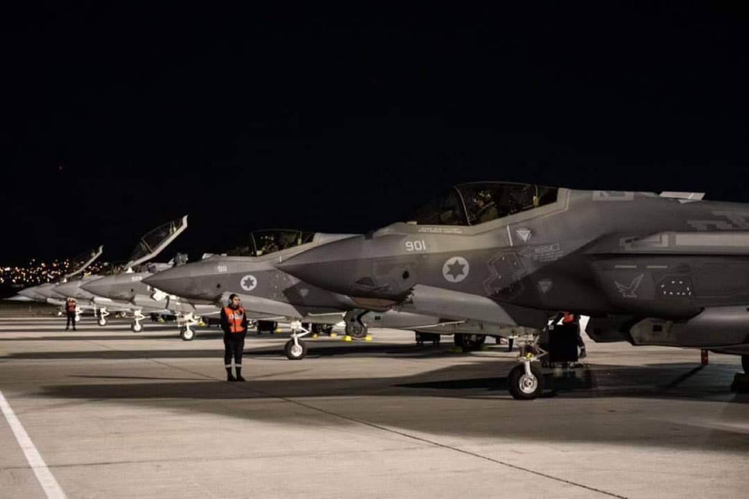 ذكرت بعض الصحافة لتدمير أكثر من 20 طائرة مقاتلة من طراز F-35 من الجيل الخامس، وهي الأحدث في العالم في الوقت الحالي في الغارات الجوية الإيرانية ضد إسرائيل ...

 #تل_أبيب_تحترق #Iran #تل_أبيب