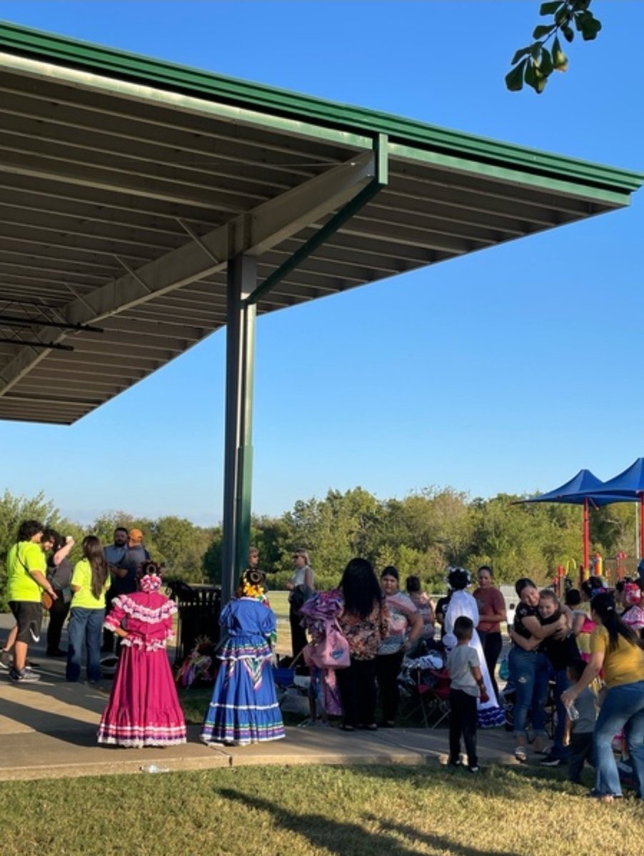 BHSVKOT's tweet photo. VKOT hosted our first National Night Out event this evening with the Bryan Police Department at Henderson Harbor. It was a nice turnout, and the BPD showed up in full effect! Thank you so much for helping to make this event a success! @BryanISD @LaneBuban @CityofBryan @TxSayWhat https://t.co/cgQmLau1OF