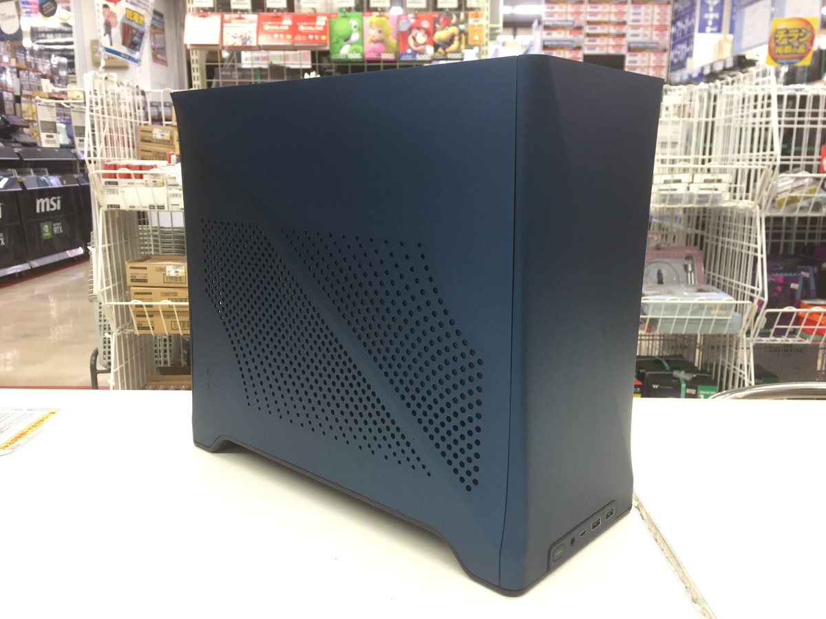 TSUKUMO_NAGOYA's tweet image. 【デジモバ館 パーツコーナー】
#FractalDesign より、流行り？の木目パネルを
採用したMini-ITX PCケース
「Era 2シリーズ」登場です！
当店サンプルは、あまり見なくなった
ブルー系の色「Midnight Blue」です。
大人な落ち着いた色合い
前モデルを使っている担当も買おうか迷う一品です。
#ツクモ