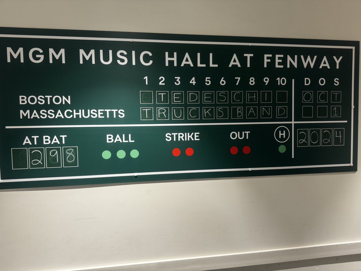 Entourage Talent tweet media