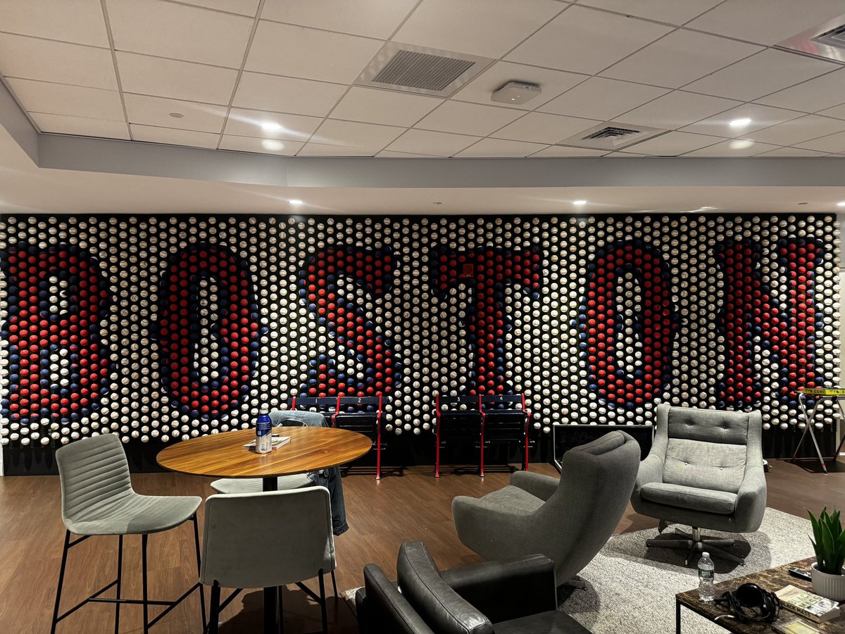 Entourage Talent tweet media