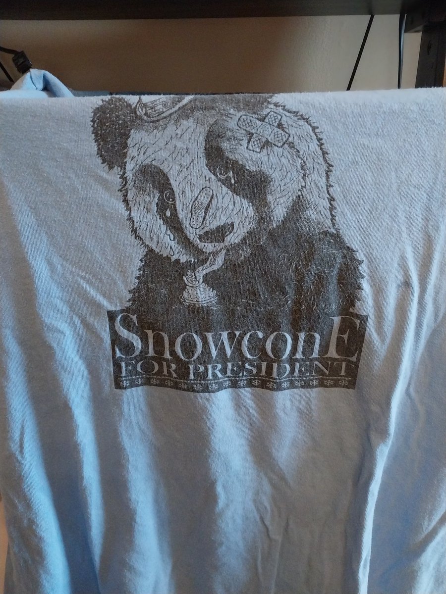 I'm definitely a poser for this one. I have never even listened to Snowcone for President, let alone being able to #nameThreeSongs. My designated outfit in Blue Matches was a Blue t-shirt, so we traded a random band we met in the street one day
#tShirtTuesday #bandShirtBluəsdy