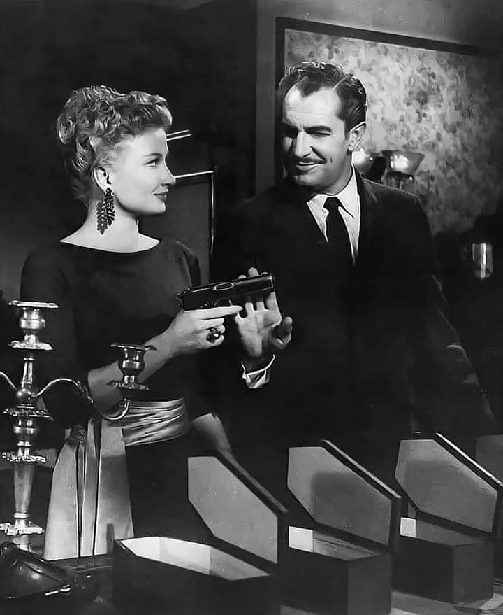 HorrorHammer1's tweet photo. House on Haunted Hill (1959) https://t.co/wX2WE38a1u
