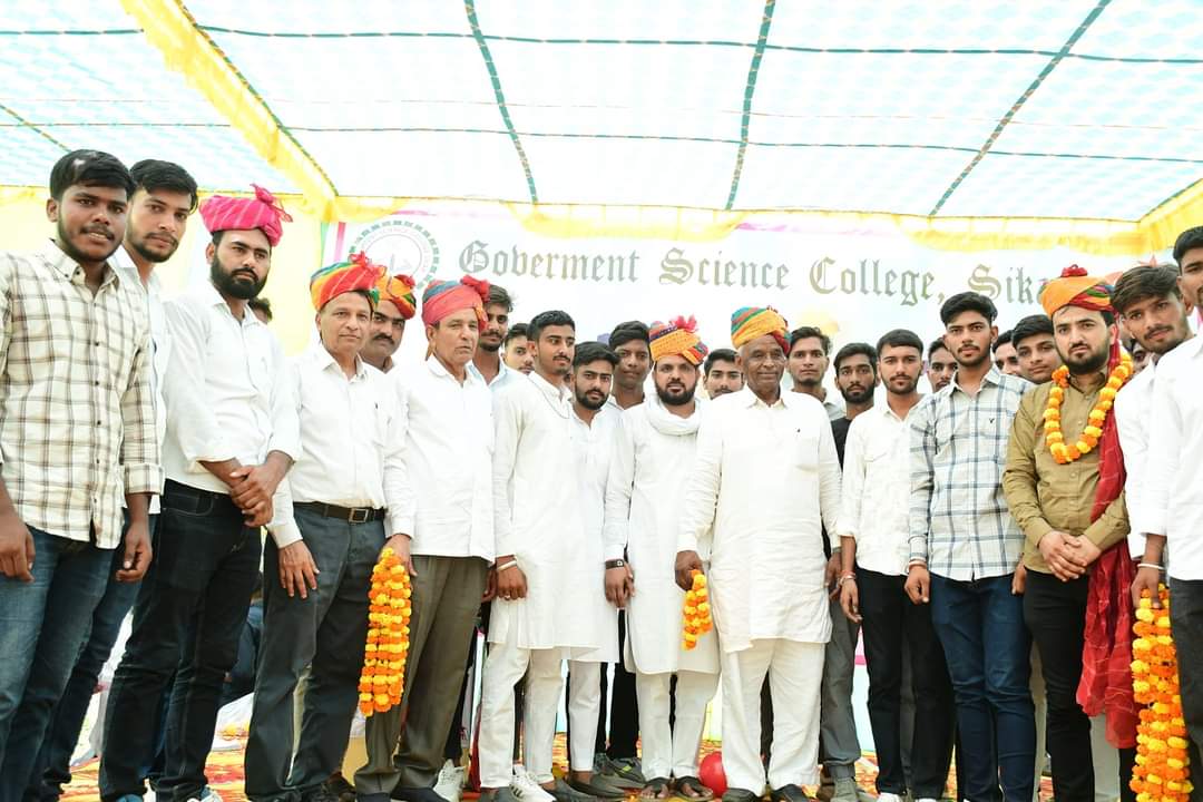 AmraRamMPSikar's tweet photo. SFI - Students' Federation of India द्वारा आयोजित राजकीय विज्ञान महाविद्यालय  सीकर में अंतरंग कार्यक्रम में उपस्थित रहा।
@SFI_CEC @SFIRajasthan https://t.co/lkmBP8rh4o