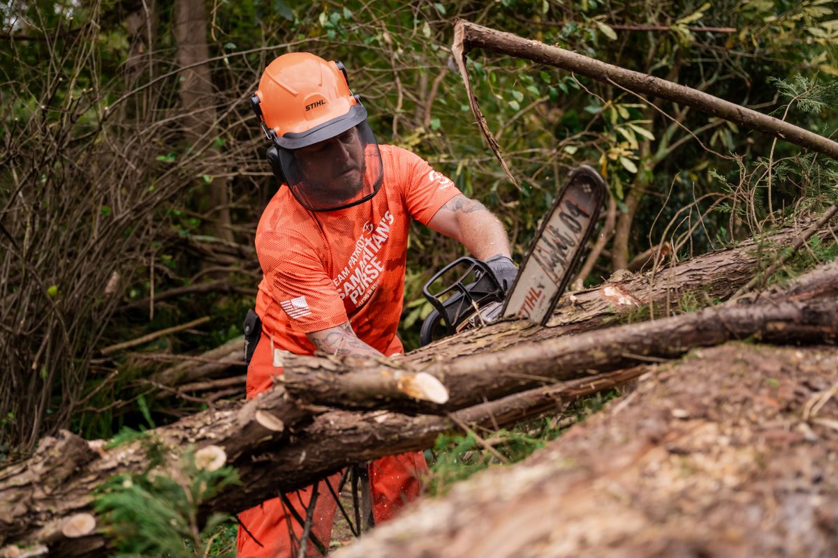 SamaritansPurse's tweet photo. Today in Asheville, NC - where Hurricane Helene wreaked havoc like never before, Samaritan's Purse volunteers continued serving vulnerable families in Jesus' Name.

The ongoing relief work in Asheville, along with our other response sites across Western NC and the Southeast, includes tarping damaged roofs, clearing debris, mudding out homes, and more - all in an effort to remind these hurting communities that God has not forgotten them during this difficult time.

While the flood waters continue to recede, the spiritual and physical needs will remain for weeks and months ahead. Tonight, please continue to lift up in prayer our hurting brothers and sisters.

Learn more and get involved here: https://t.co/rMxPSSxxbq