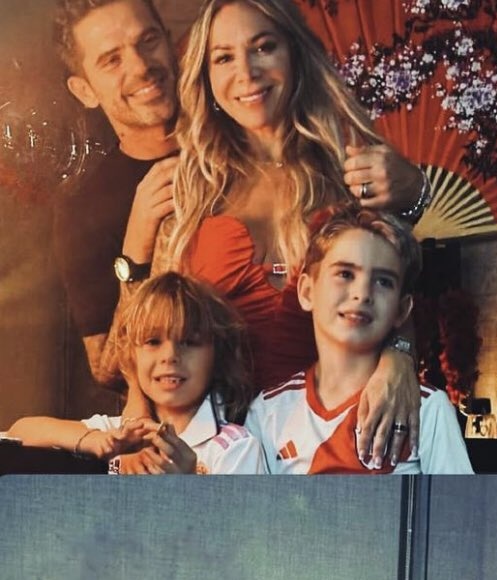frabigol's tweet photo. GAGO ES HINCHA DE RIVER Y TAMBIÉN HIZO HINCHAS DE RIVER A LOS HIJOS

🐐🐐🐐🐐🐐🐐🐐🐐🐐🐐🐐🐐🐐 https://t.co/9k5lTRUJ36