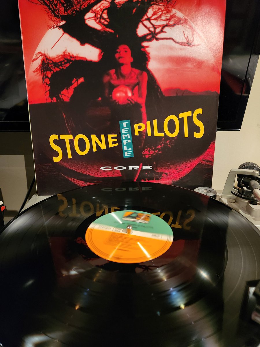 SpinVinyl1's tweet photo. #NowPlaying one of the best albums from the 90's Stone Temple Pilots - Core! The hype is real for this 2 LP 45 RPM reissue by Analogue Productions. It sounds so much better than the original EU press I have.
#StoneTemplePilots #Core #DeadAndBloated #SexTypeThing #vinylrecords https://t.co/IH8tnNVoHe