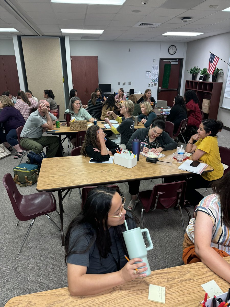 Today College Hills teachers spent some time problem solving as teams. We talked about the benefit of being problem solvers vs. problem spotters! #SUCCESScsisd