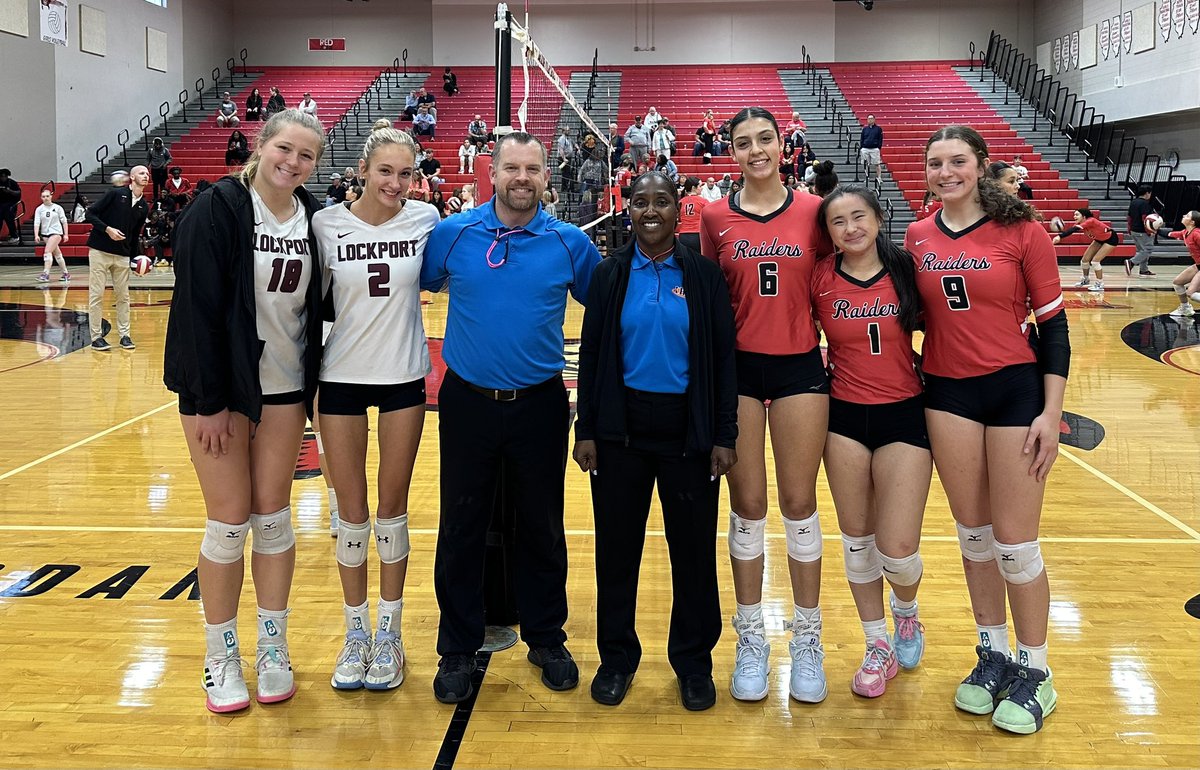 BHSvolleyball_'s tweet photo. Grateful for all of our officials and for all they do to grow the game! #OFFICIATIONWEEK @AVCAVolleyball  @LTHS_Volleyball https://t.co/lBT2SM7fIn