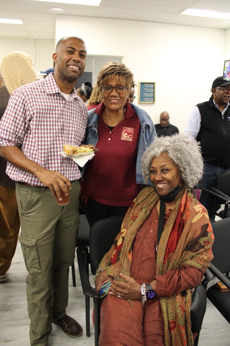 kbla1580's tweet photo. #TimWalz #JDVance #VPDebate #Politics #Election2024 #KBLA1580 #EmpowermentCongress #ElectionReady #ECElectionReady #ViewingParty #CivicEngagement #TheTavisSmileyShow @EmpowerCongress @MRTempower https://t.co/hUhJeisHrN