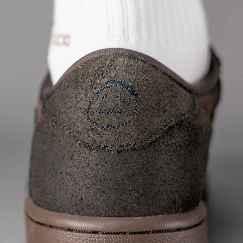 sneaker_wars's tweet photo. 【12月21日発売予定】TRAVIS SCOTT × NIKE AIR JORDAN 1 LOW OG "VELVET BROWN"(DM7866-202)
⇒https://t.co/F0KHX3ISvp
#sneakerwars #スニーカー #ナイキ #TRAVISSCOTT https://t.co/YQhAs0JT3g