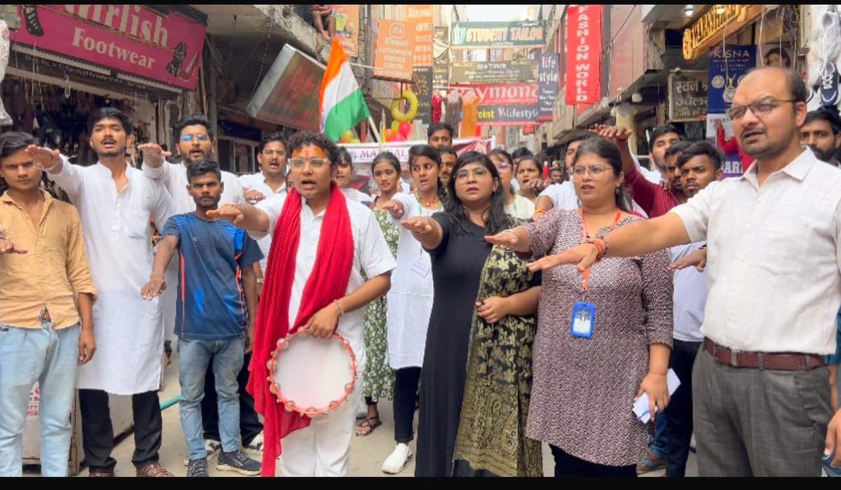 vedikafn's tweet photo. स्वच्छ भारत मिशन -2024 के तहत वेदिका फाउंडेशन एवं ग्रेटर नोएडा प्राधिकरण ने नुक्कड़ नाटक के माध्यम से दिया संदेश। @OfficialGNIDA @dmgbnagar https://t.co/DSHP6Buikz
#SwachhBharatAbhiyan #SwachhtaHiSewa2024 #GandhiJayanti #GandhiJayanti2024 https://t.co/grC9XcRoaK