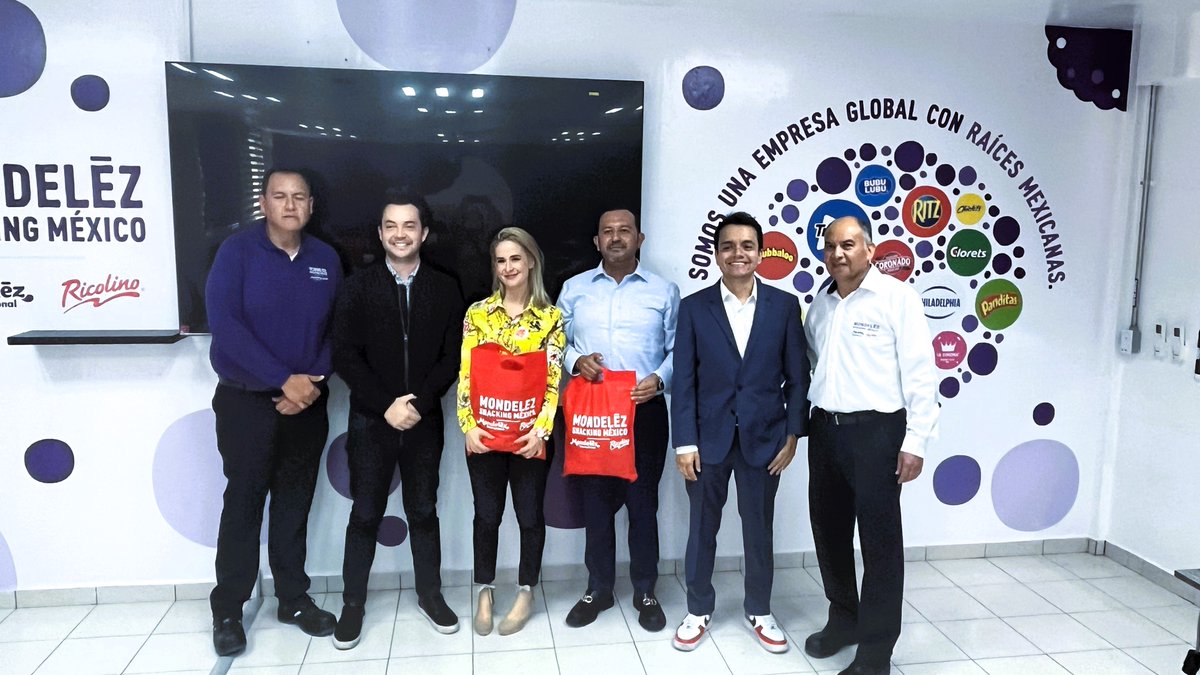sedecoslp's tweet photo. ✨ La Secretaría de Desarrollo Económico refuerza su alianza con Mondelēz Snacking México en SLP 🤝🌟

El Secretario Jesús Salvador González visitó sus plantas en San Luis y Matehuala, reafirmando su compromiso con el estado y más de 1,000 empleos 💼🌍.

#DesarrolloEconómico #SLP https://t.co/S4Kr2ykGOH