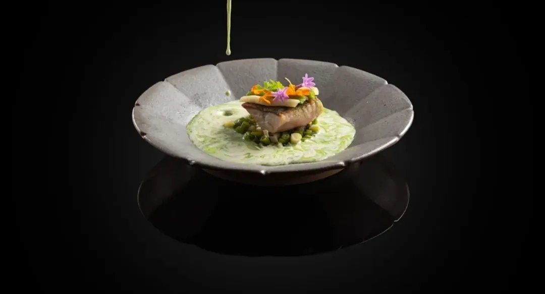 Michelin-Starred Dining in Robertson Quay

Restaurant JAG, the authority on vegetable gastronomy, invites you to our new home in STPI Robertson Quay. Join us for an exceptional Michelin-starred dining experience like no other.