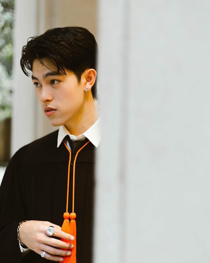 kusexyboy's tweet photo. “ตกหลุมรักพี่บัณฑิต” 💚🧑🏻🎓🎉 #Congratulations
-ปริ๊นต์
IG : saroot.p
#เศรษฐศาสตร์ #บัณฑิต #KU80 #KUSEXYBOY #sarootp #บัณฑิตหล่อบอกต่อด้วย
🎓 ซ้อมใหญ่ Sat, 5 Oct | รับจริง Mon, 7 Oct https://t.co/myYMjgiB2E