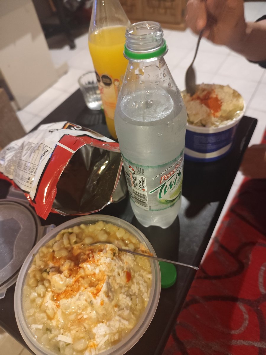 Hoy es el cumpleaños número 5 de Chaska nuestra patrona. Lo estamos celebrando con unas deliciosas chaskas y viendo el documental de su ingreso a nuestra familia, intitulado Lilo y Stitch 😻✨