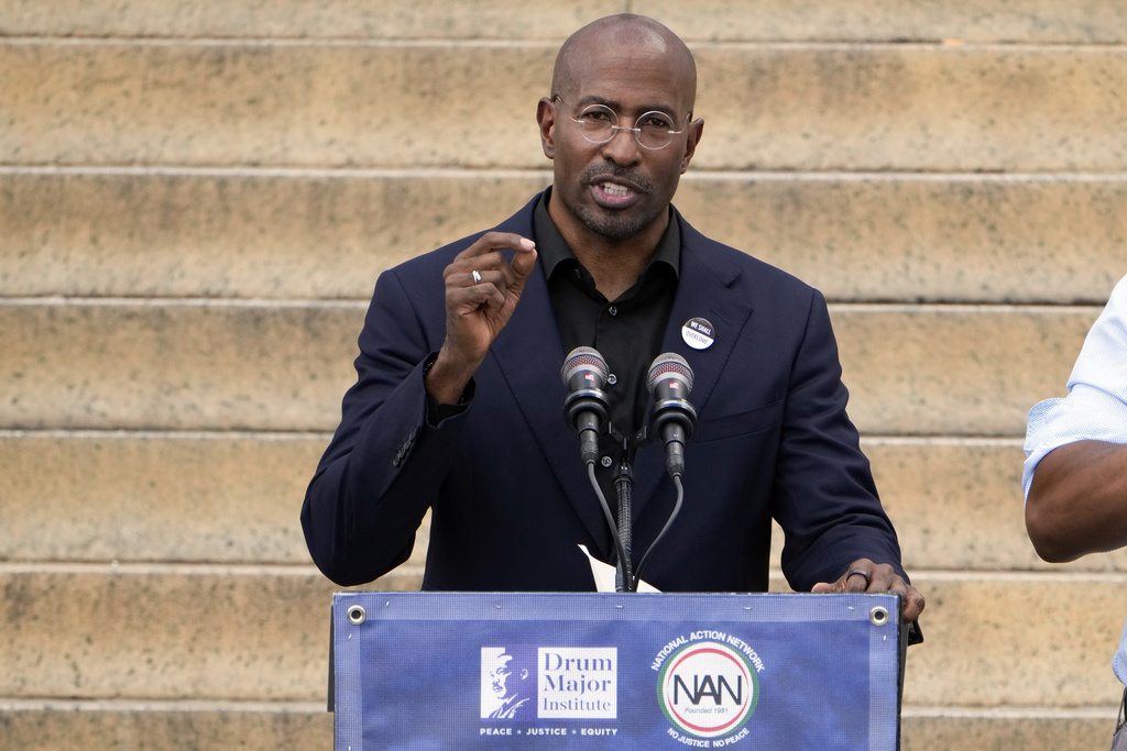 thehill's tweet image. Van Jones criticized JD Vance following the debate, saying Vance “changes personalities like most people change suits.”

Follow live: trib.al/ZY4rlCx