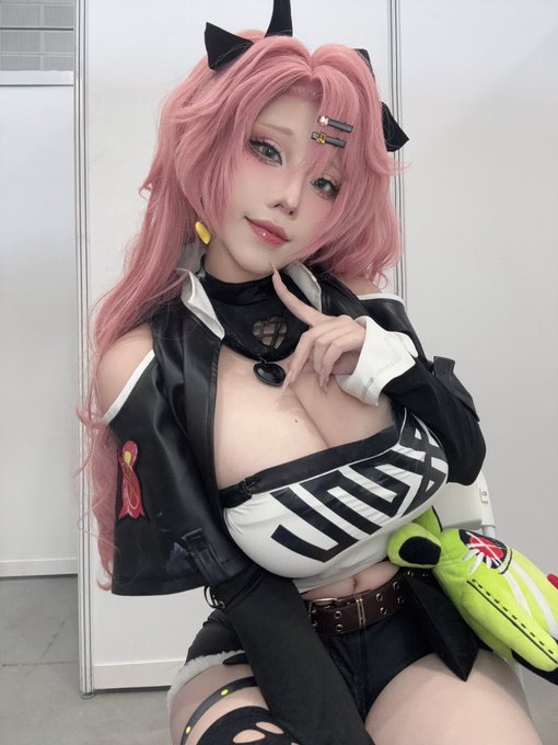 Twitterのコスプレ画像3