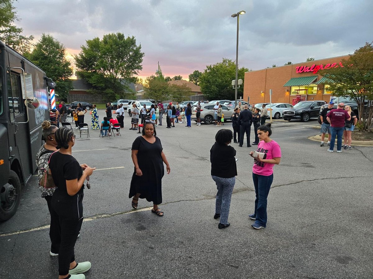 Getting to know our neighbors at the Berryhill National Night Out event! The evening was beautiful &amp; I had wonderful conversations! 

Look at that sky!

“I think it pisses God off if you walk by the color purple in a field and don't notice it”.

-The Color Purple

📸Holly