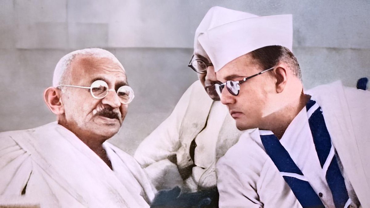 HistoryCell's tweet photo. "अगर महात्मा गांधी 1920 में संघर्ष की यह नई राह न लेकर आये होते तो भारत आज भी निस्सहाय पड़ा होता।"

-सुभाष चन्द्र बोस https://t.co/lROljERjSP