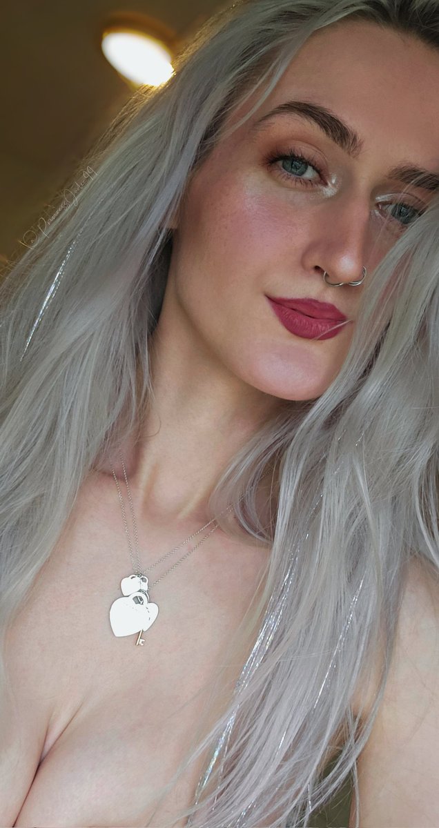 ♡︎ &amp; 🔃 If I can drop the full photo in your DM’s... 🤭🖤