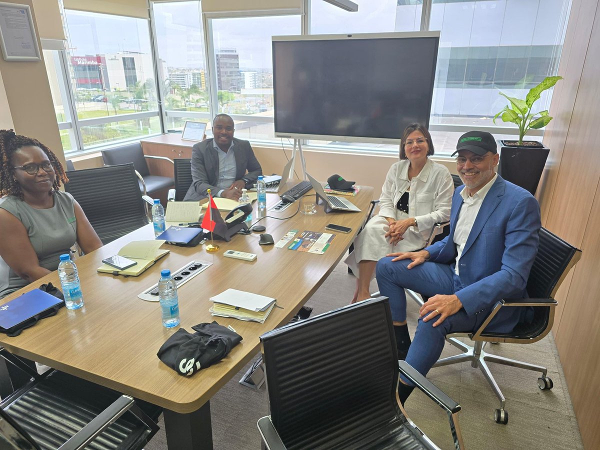 ZimTradeAlerts's tweet photo. The Zimbabwe-Angola Buyers Engagement has started well with ZimTrade facilitating B2B companies for the Zimbabwean companies visiting Angola. The companies also took time to visit #AIPEX, the export promotion body in Angola, who are key in also promoting and creating synergies between Zimbabwean and Angolan companies. #EnergizingExports