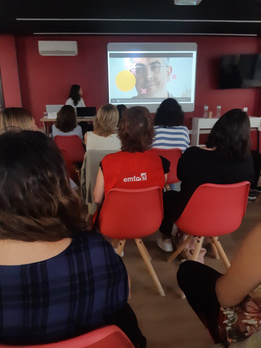 economieslocals's tweet photo. 🔛Avui som a la sessió sobre l'atenció de persones amb malestar psicològic a @ajmollet amb l'OTL de Mollet del Vallès i els SLO del Baix Vallès de la #XarxaXaloc.

🗣️Susanna Golmayo de l'àmbit laboral d'@Obertament, ha estat la ponent que ha obert la sessió. https://t.co/x15CEmXLEY