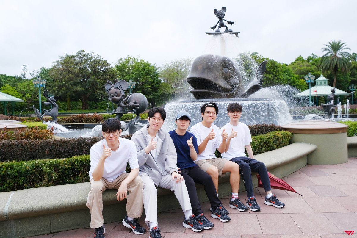 T1LoL's tweet photo. 함께라서 항상 즐거운 순간들!

Always enjoyable when we are together!

#T1WIN #T1Fighting https://t.co/bM0lDaEKDj
