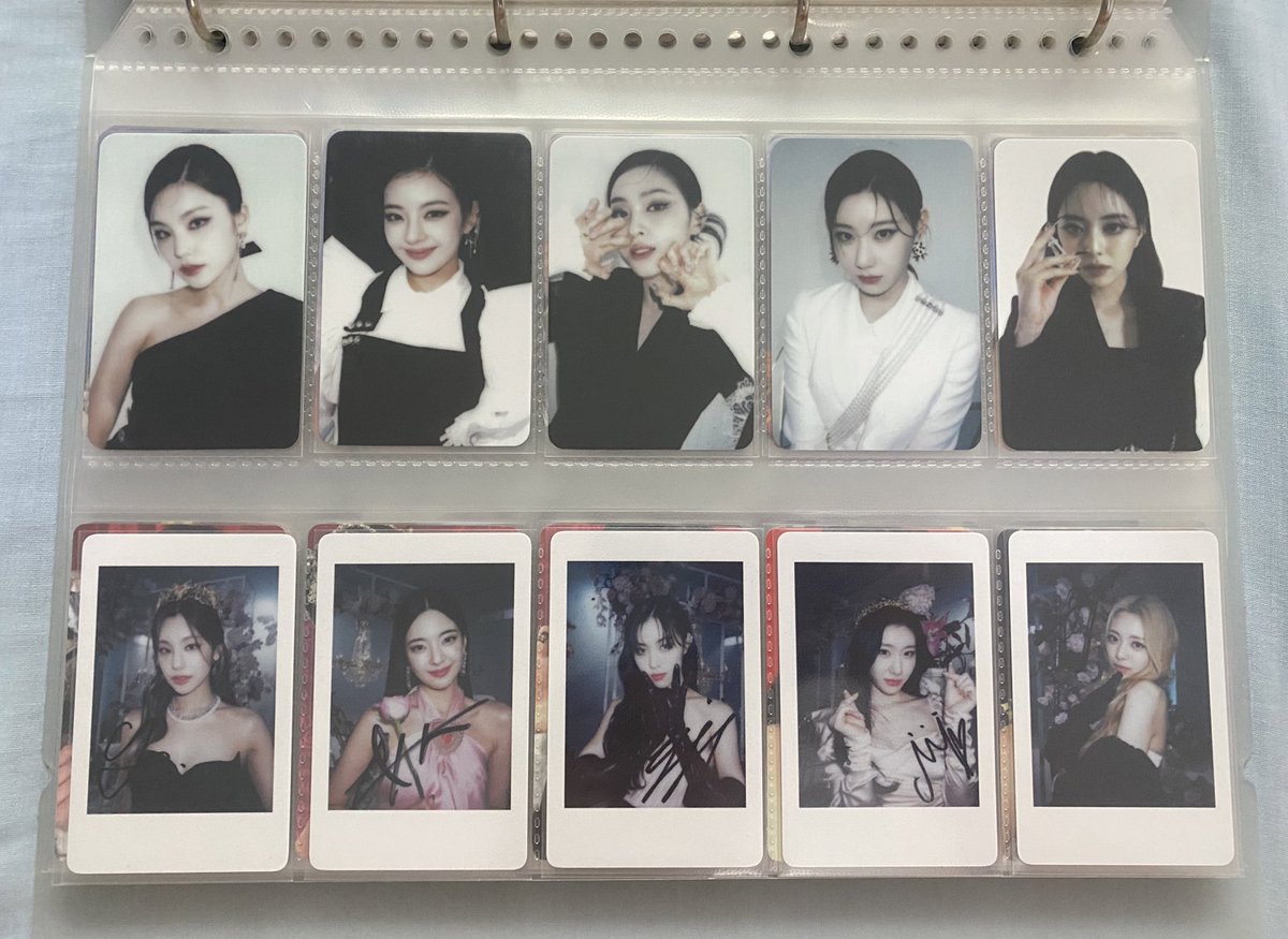 MidzSoneian's tweet photo. WTS LFB ITZY PH

ITZY Checkmate Photocards: 

✅ Yj/Rj - 200; others - 150
✅ OT5 (top or bottom) - 950
✅ PH add only
✅ no packing fee
✅ onhand

💳 Gcash
🚚 JNT

#cleisells Yeji lia ryujin chaeryeong yuna jyp 있지 포카 양도

예지 ��아 류진 채령 유나 https://t.co/yKXJMFgVjL